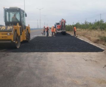 【交通動態100期】抓養護、保暢通、促安全-吳忠市交通運輸局開展路面病害搶修工作