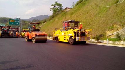 全省高速公路路面、綠化施工觀摩會(huì)召開