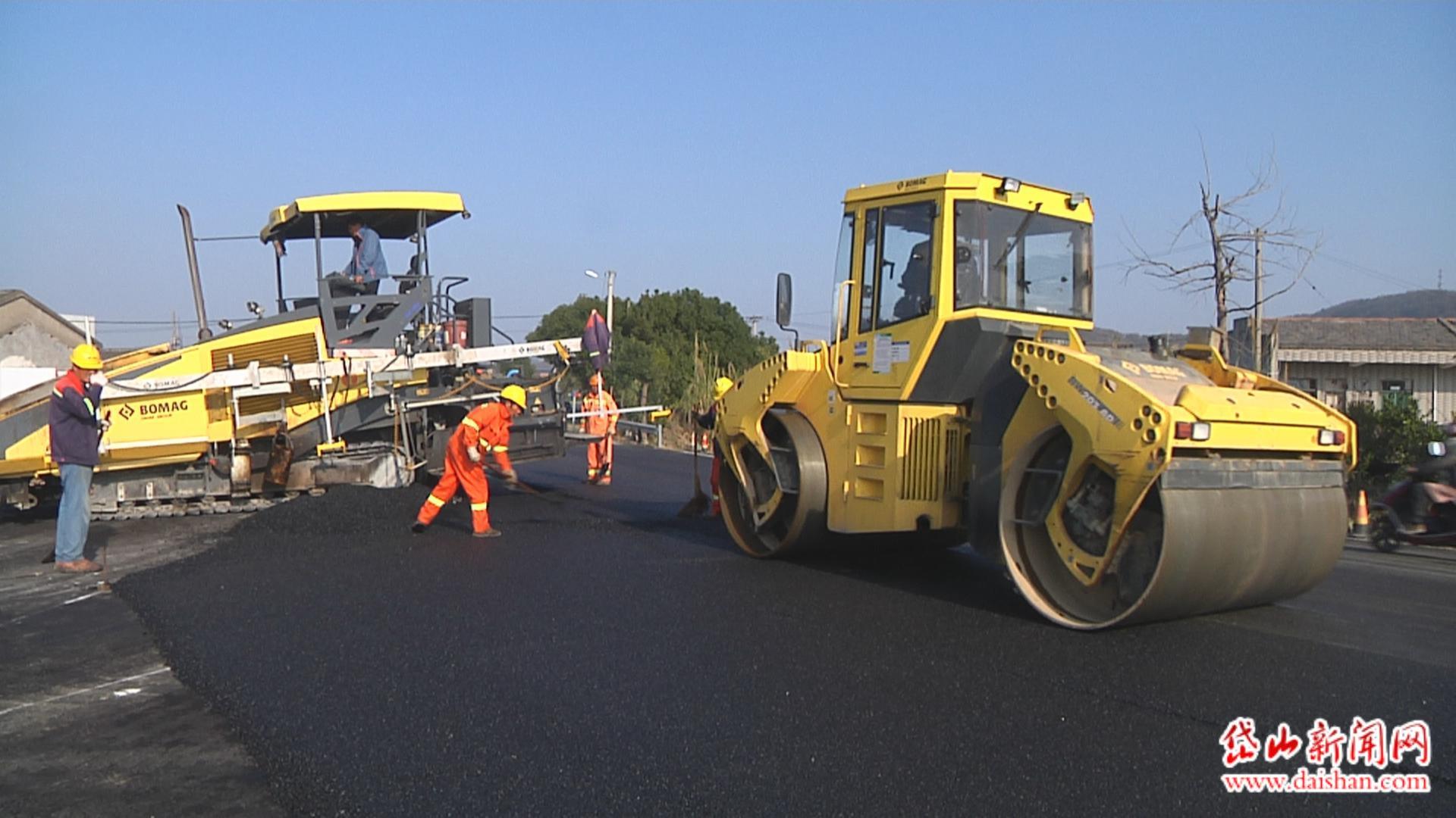 岱山海豐至浪仇線公路工程進入路面瀝青攤鋪階段-岱山新聞網(wǎng)