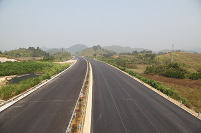 河南省二廣高速濟源至晉城(省界)段路面、沿線房建及綠化工程